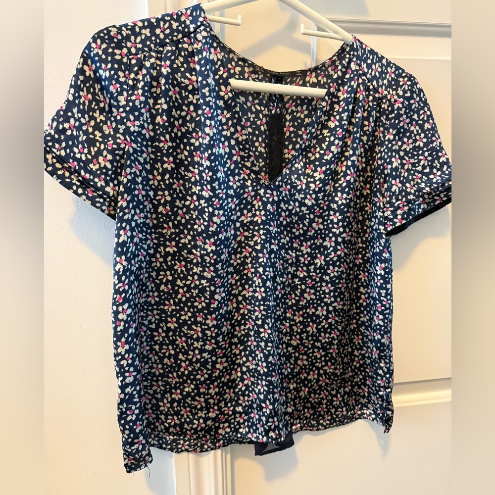 Zara casual floral and flowy top